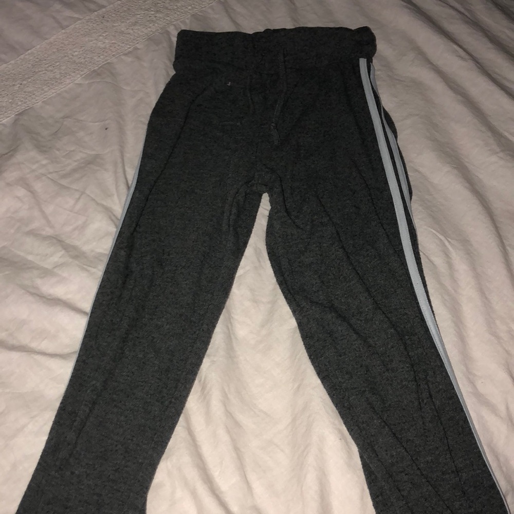 Sweatpants / super comfy / light weight /